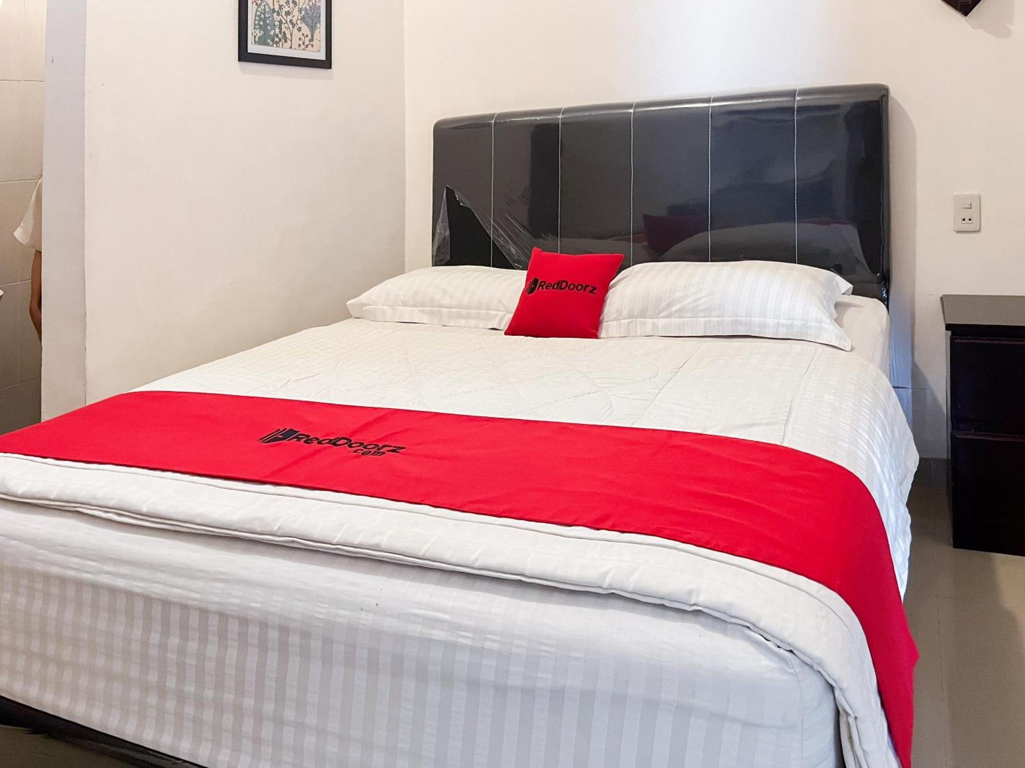 Hotel Reddoorz Near Pantai Pandan Sibolga 2 Halangan Exteriér fotografie