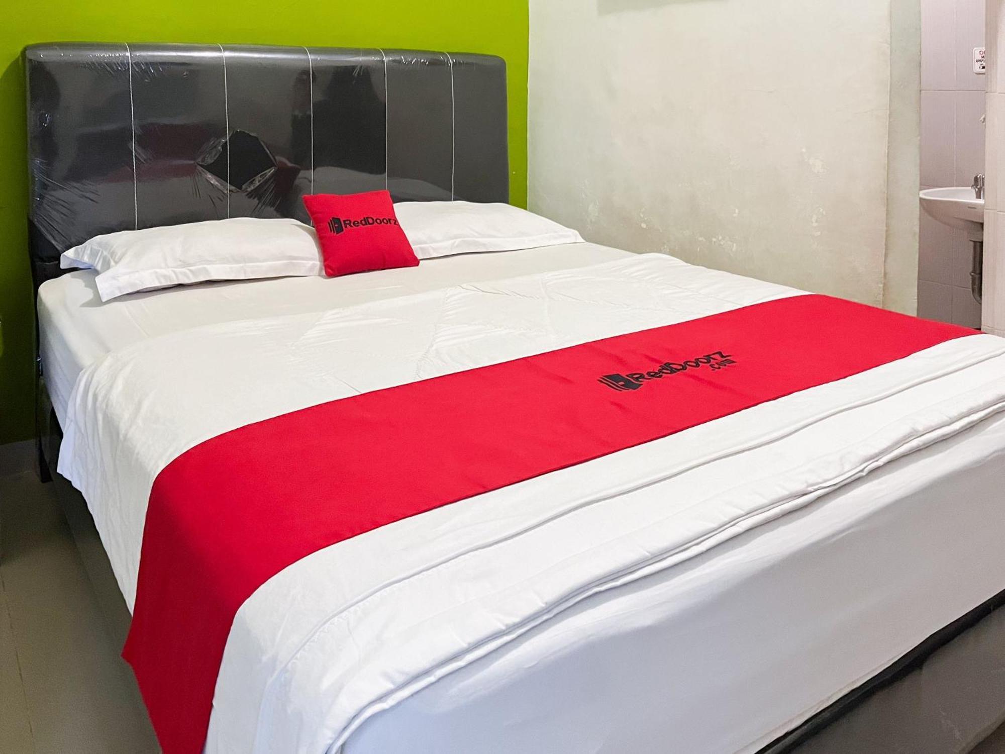 Hotel Reddoorz Near Pantai Pandan Sibolga 2 Halangan Exteriér fotografie