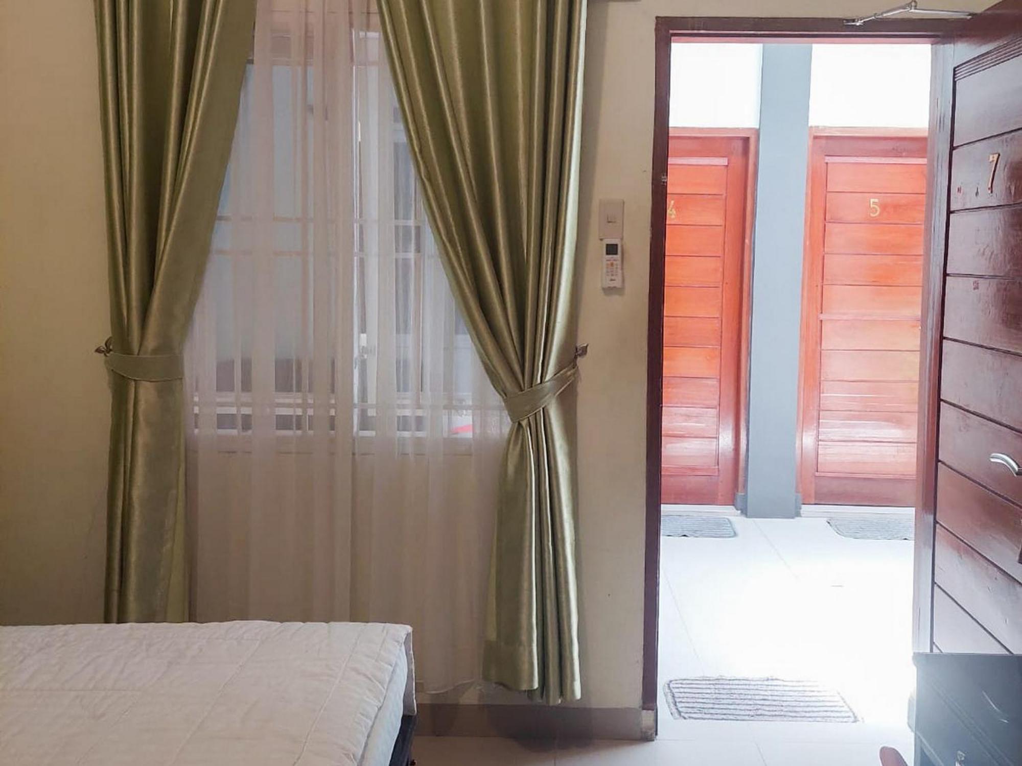 Hotel Reddoorz Near Pantai Pandan Sibolga 2 Halangan Exteriér fotografie